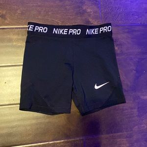 Nike Pro 365 Women's 5" Shorts // color black // size L